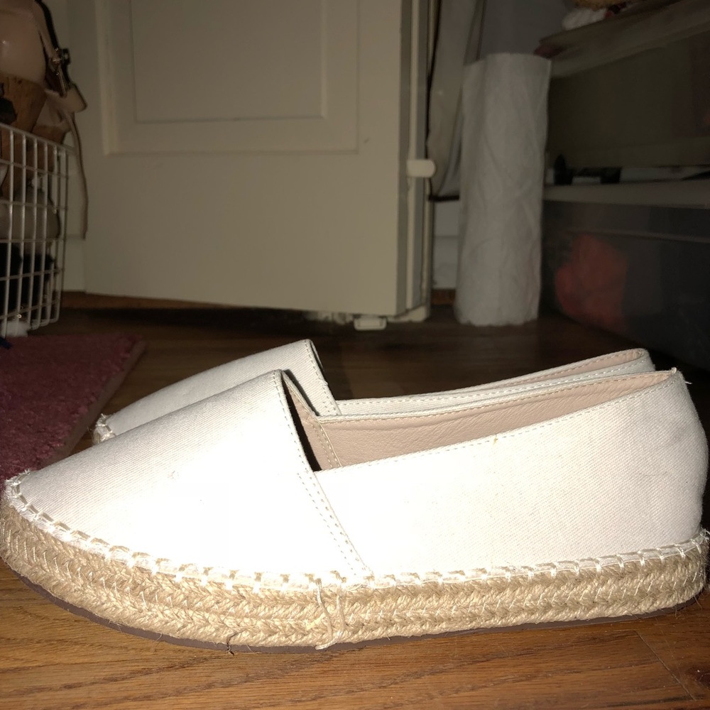 White summer boat/TOMS style shoes